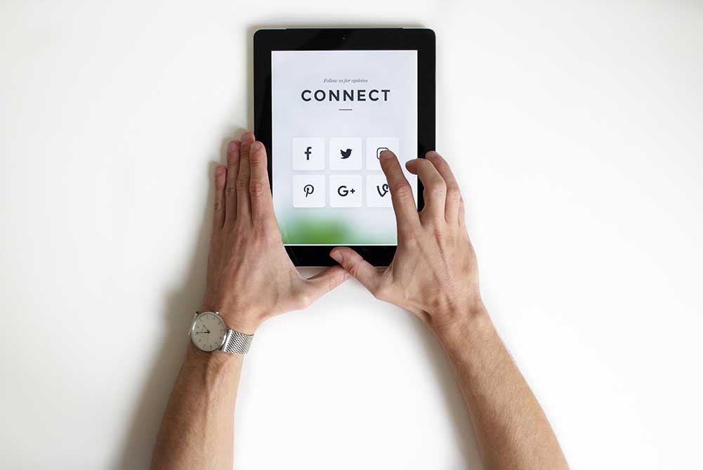 Connecting from tablet to online content